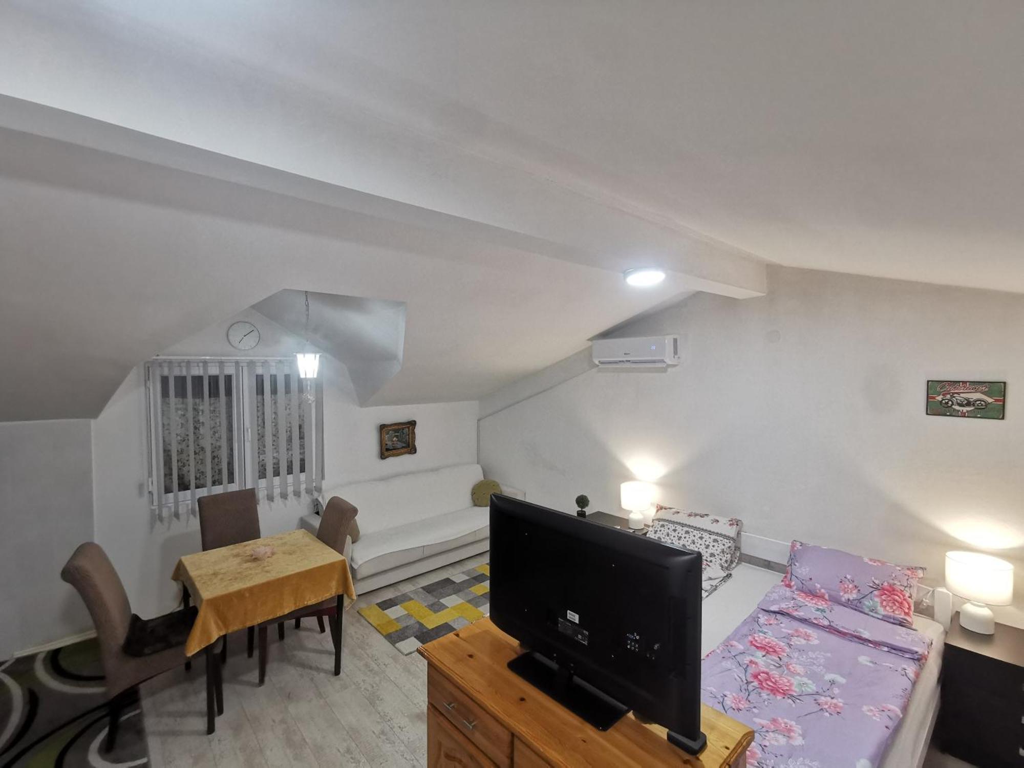 White Apartment Sarajevo - Free Parking Экстерьер фото