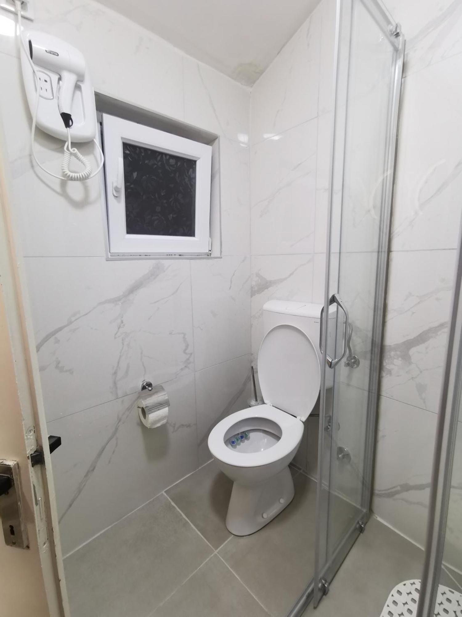 White Apartment Sarajevo - Free Parking Экстерьер фото
